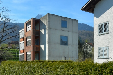 Appartment building at Hauptstrasse - foto: Petr Šmídek, 2015