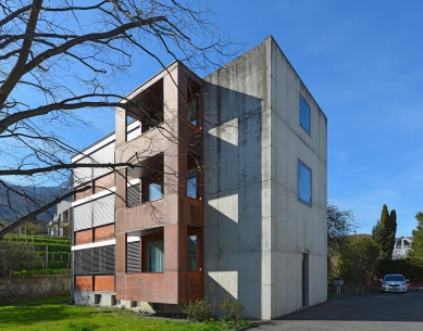 Appartment building at Hauptstrasse - foto: Petr Šmídek, 2015