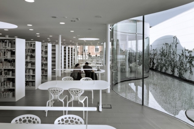 Městská knihovna v Maranellu - foto: Alessandra Chemollo