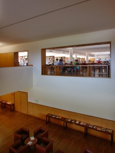 Univerzitní knihovna v Aveiro - foto: Petr Šmídek, 2006