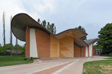 San Giacomo Church and Parish Center - foto: Petr Šmídek, 2023