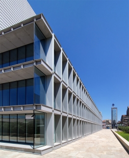 Burgo Office Building - foto: Petr Šmídek, 2011