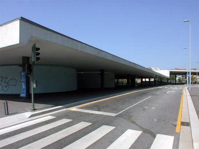 Zastávka metra Casa da Música - foto: Petr Šmídek, 2006