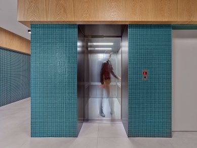 Rekonstrukce polikliniky Lesná - interiér - foto: KIVA