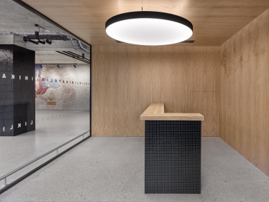 Rekonstrukce polikliniky Lesná - interiér - foto: KIVA