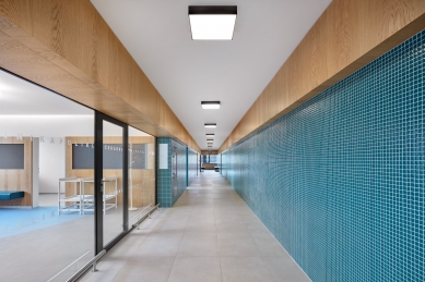 Rekonstrukce polikliniky Lesná - interiér - foto: KIVA