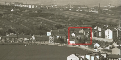 Felixe Blocha Villa - A cutout from a panoramic photograph of Hlinky Street from 1911, marked with the house Hlinky 31, where Felix Bloch lived from 1905 to 1925. - foto: Muzeum města Brna