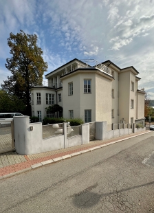 Felixe Blocha Villa - View of the villa from Vinařská Street, current state - foto: Michal Doležel