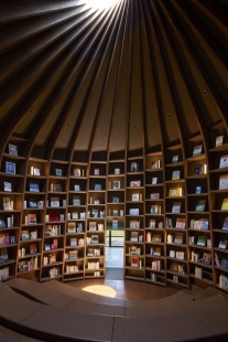 Library in the Earth - foto: Koji Fujii / TOREAL