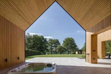 House like two barns  - foto: Yassen Hristov