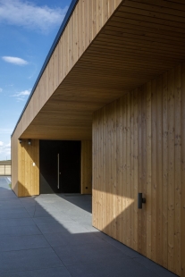 House like two barns  - foto: Yassen Hristov