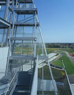 Hypo-Alpe-Adria Bank Headquarters - foto: Roland Halbe