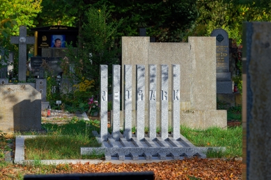Nový náhrobek rodiny Neumark - foto: Petr Šmídek, 2023