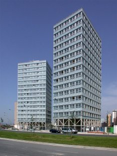 Bioclimatic Mixed-Use Tower - foto: Petr Šmídek, 2006