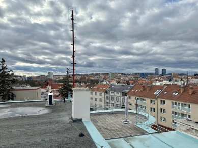 Rodinný dům Richarda a Grete Löwy - Rodinný dům Richarda Löwy, pohled ze střechy, současný stav - foto: Michal Doležel