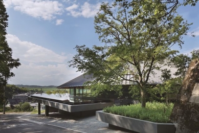 Sayama Lakeside Cemetery Community Hall - foto: Koji Fujii / Nacasa and Partners