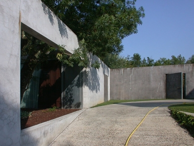 House in Bordeaux - foto: © archiweb, 2006