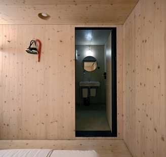 ZERO Box Lodge Porto - foto: Petr Šmídek, 2024