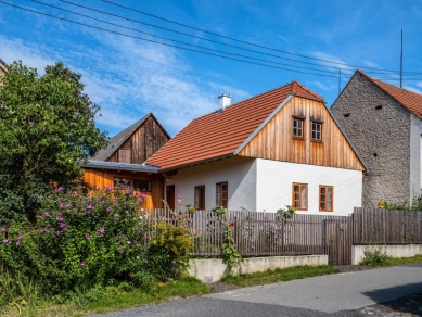 Rekonstrukce rodinného domu ve středních Čechách - foto: Aleš Jungmann