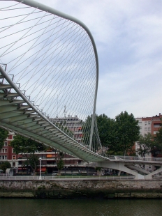 Campo Volantin Footbridge - foto: Petr Šmídek, 2006