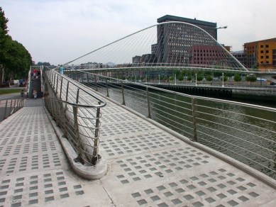 Campo Volantin Footbridge - foto: Petr Šmídek, 2006