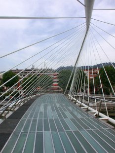 Campo Volantin Footbridge - foto: Petr Šmídek, 2006