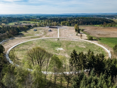 Památník holokaustu Romů a Sintů v Čechách - foto: Benedikt Markel