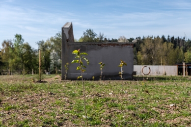 Památník holokaustu Romů a Sintů v Čechách - foto: Benedikt Markel