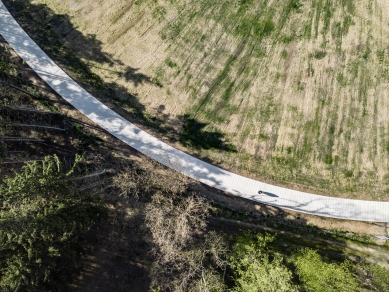 Památník holokaustu Romů a Sintů v Čechách - foto: Benedikt Markel