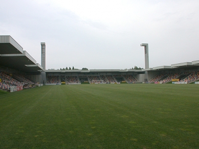 Fotbalový stadion Lasesarre - foto: © www.archiweb.cz, 2006