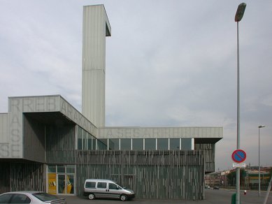 Fotbalový stadion Lasesarre - foto: © www.archiweb.cz, 2006