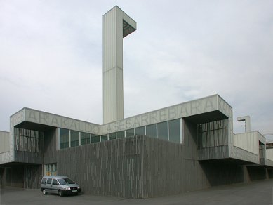 Fotbalový stadion Lasesarre - foto: © www.archiweb.cz, 2006