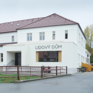 Rekonstrukce Lidového domu Zaječov - foto: Alexander Dobrovodský