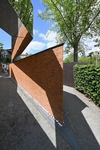 Public Space at Dutch Holocaust Memorial of Names - foto: Petr Šmídek, 2024