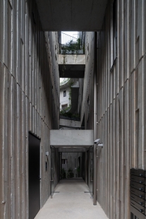 Tenjincho Place Apartment Complex - foto: Masao Nishikawa