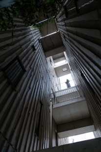 Tenjincho Place Apartment Complex - foto: Masao Nishikawa