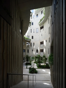 Tenjincho Place Apartment Complex - foto: Masao Nishikawa