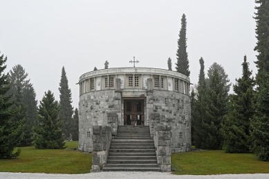 Kostnice padlých v 1. světové válce - foto: Petr Šmídek, 2021