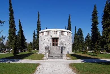 Kostnice padlých v 1. světové válce - foto: Petr Šmídek, 2008