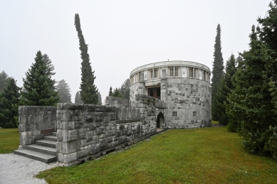 Kostnice padlých v 1. světové válce - foto: Petr Šmídek, 2021