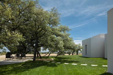 House in Romeira - foto: © Ivo Tavares Studio