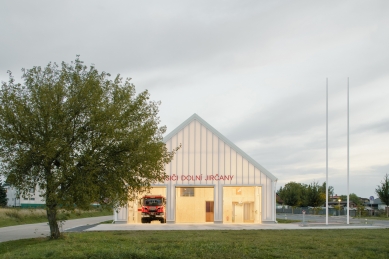 Jirčany Fire Station - foto: Alex Shoots Buildings