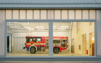 Jirčany Fire Station - foto: Alex Shoots Buildings