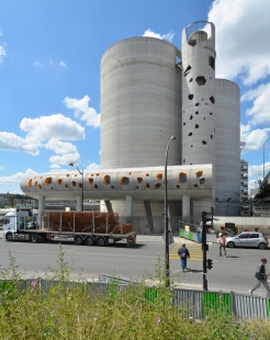 Silo 13 - překladiště cementu - foto: Petr Šmídek, 2019