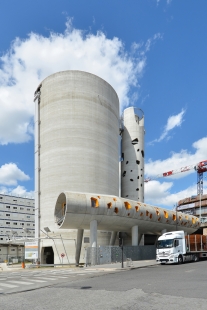 Silo 13 - překladiště cementu - foto: Petr Šmídek, 2019