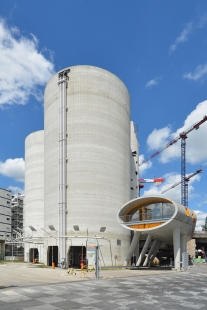 Silo 13 - překladiště cementu - foto: Petr Šmídek, 2019