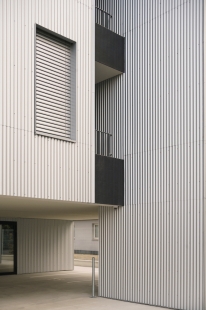 Podun Apartment Building - foto: Alex Shoots Buildings