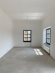 Reconstruction of a loft apartment in the Pink Mill project - Photograph of the original condition - foto: Kilo / Honč