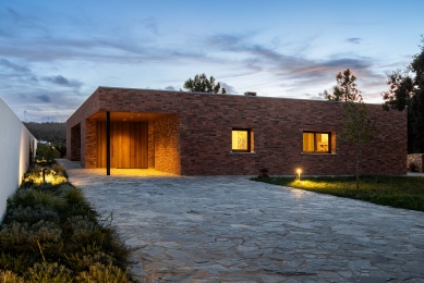 Lameira House - foto: © Ivo Tavares Studio