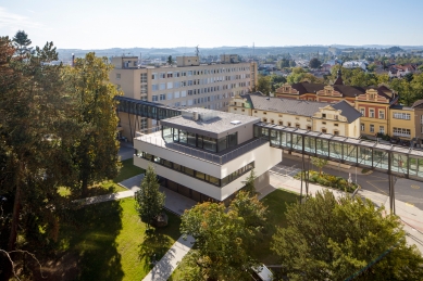 Centrální vstupní pavilon a přístavba chirurgického pavilonu - Centrální vstupní pavilon - foto: Tomáš Souček
